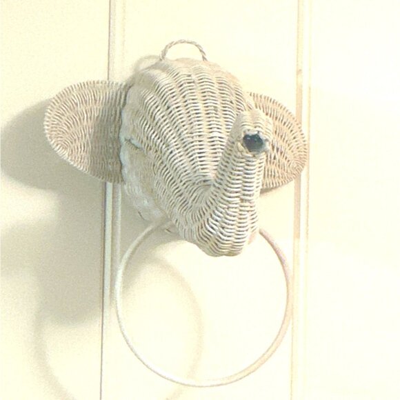 Wall-Mounted Wicker Elephant Ring Towel Holder Home Walll Decor Unique Handmade - Picture 3 of 11